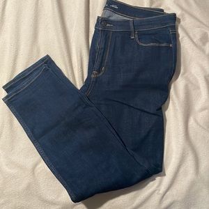Great condition Old Navy mid-rise straight jeans size 14